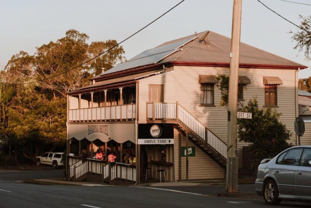Yandina Hotel Eksteriør billede