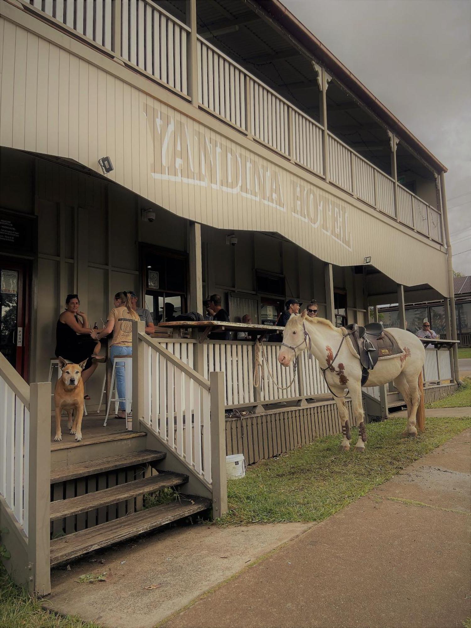 Yandina Hotel Eksteriør billede